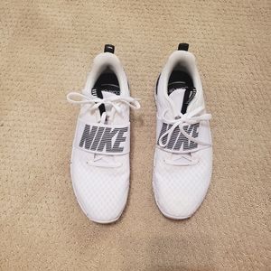 Nike Women's in season 9 training shoe